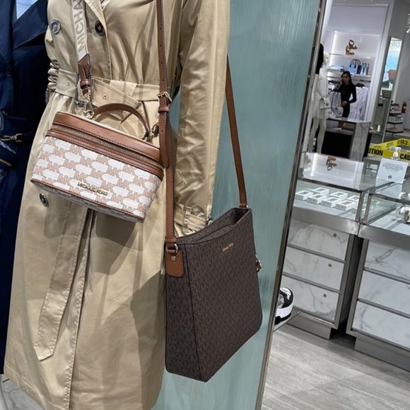 Michael Kors Jet Set Travel Large Messenger Crossbody Bag Brown - Picture 5 of 16